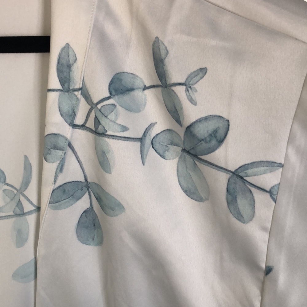 Birdy Grey Robe - Picture 5 of 6